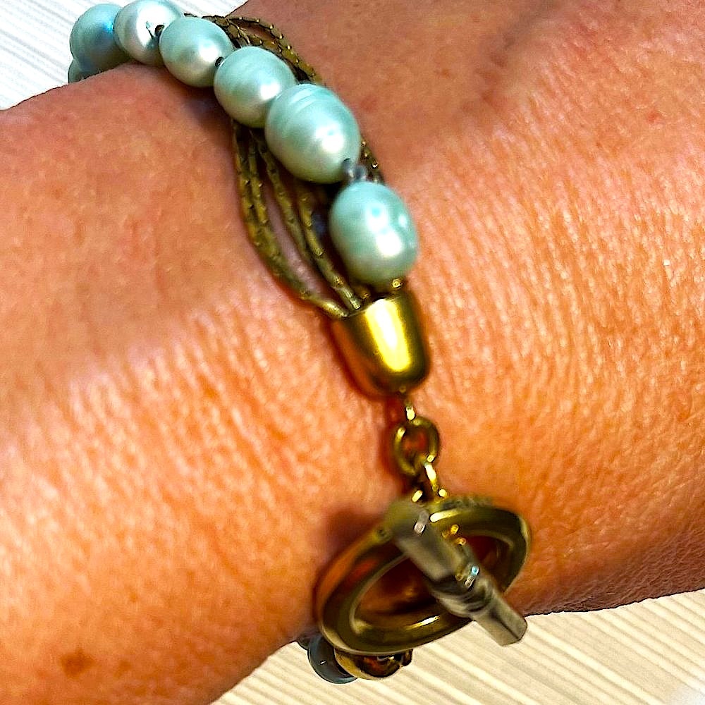 Vintage Pearl and gold chain bracelet